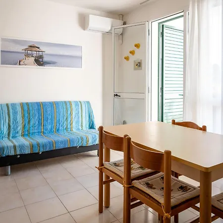 Apartamento Villaggio Luna 2 *